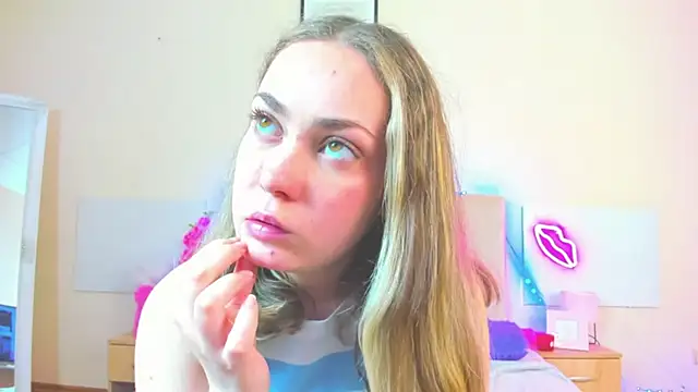 MelanieCuty online show from 05/06/26, 05:35