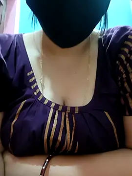 tulidas96778 online show from 04/13/26, 10:43