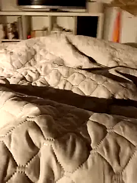 Snapshot of Elias18d chatting on 03/16/26, 03:16 Elias18d online show from 03/16/26, 03:16