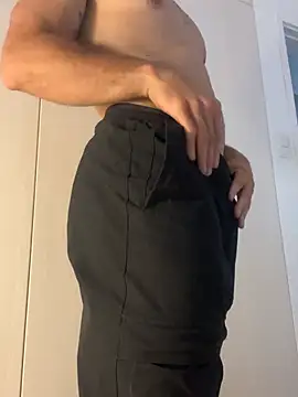 alej2x4 online show from 05/06/26, 02:33