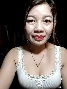 Yiyi102300 online show from 04/07/26, 02:28
