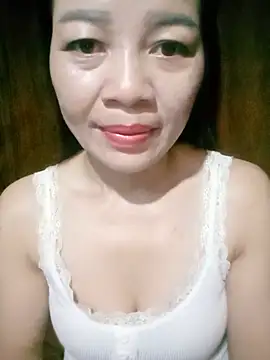 Yiyi102300 online show from 05/21/26, 09:55