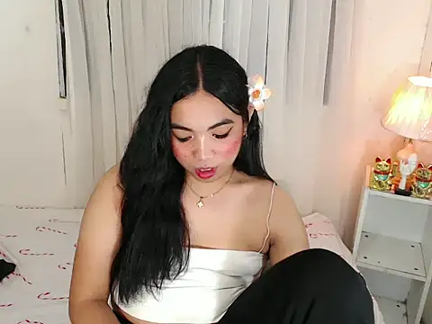 Snapshot of xLinda_Walkerx chatting on 06/12/26, 05:45 xLinda Walkerx online show from 06/12/26, 05:45