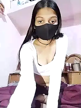 maahi213 online show from 04/02/26, 05:38