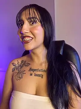 Snapshot of Zeyra_pink chatting on 03/16/26, 02:54 Zeyra pink online show from 03/16/26, 02:54