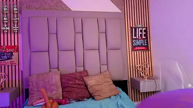  karlaruso online show from 04/28/26, 12:43