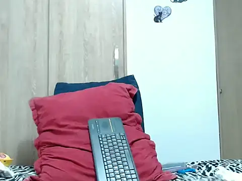 Snapshot of violeta36 chatting on 07/08/26, 10:42 violeta36 online show from 07/08/26, 10:42