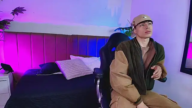 Andreew Style online show from 04/25/26, 02:14