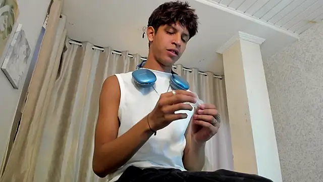 Snapshot of Ethan_qop chatting on 07/05/26, 10:17 Ethan qop online show from 07/05/26, 10:17