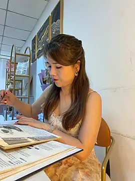 Xiaoxiao-y online show from 04/14/26, 09:37
