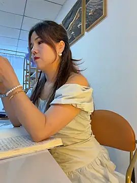 Xiaoxiao-y online show from 06/16/26, 07:33