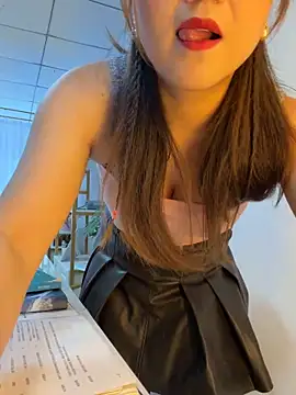 Xiaoxiao-y online show from 06/17/26, 07:00