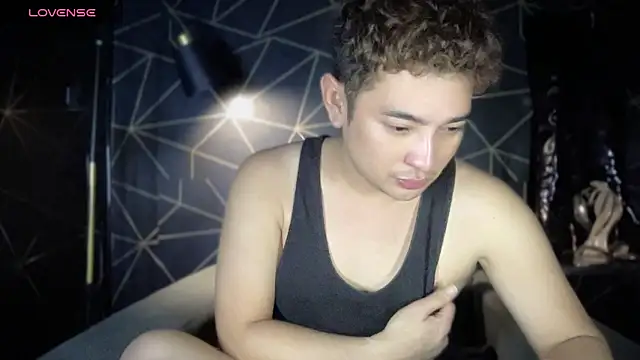 Snapshot of Treat2Heaven chatting on 03/18/26, 12:30 Treat2Heaven online show from 03/18/26, 12:30