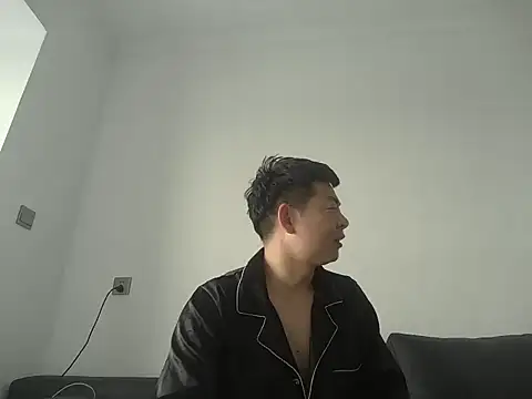 Snapshot of xiaosunsun01 chatting on 06/11/26, 08:23 xiaosunsun01 online show from 06/11/26, 08:23