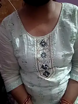 Snapshot of Gujju_bhabhi69 chatting on 05/05/26, 12:18 Gujju bhabhi69 online show from 05/05/26, 12:18