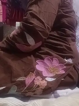 Snapshot of Gujju_bhabhi69 chatting on 05/20/26, 05:19 Gujju bhabhi69 online show from 05/20/26, 05:19