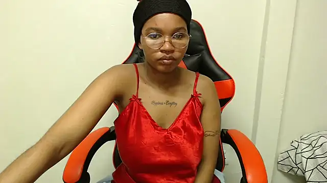 Hotsexyberry222 online show from 05/12/26, 02:58