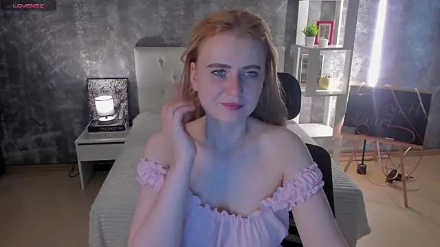 Snapshot of Shiny_Liss chatting on 06/20/26, 01:30 Shiny Liss online show from 06/20/26, 01:30