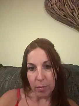petitehotwife4u online show from 07/04/26, 08:48