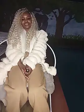 Aylerxoxo1 online show from 06/17/26, 12:02