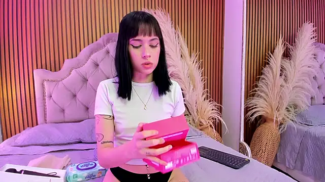 AlaskaFlowerss1  online show from 06/14/26, 04:47