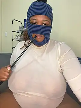 NaughtyGirl0000 online show from 05/28/26, 07:27