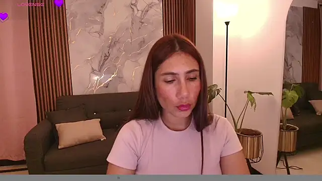 Snapshot of LucyBecker chatting on 06/24/26, 03:38 LucyBecker online show from 06/24/26, 03:38