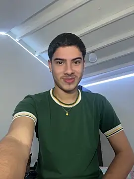 ApoloGray   online show from 05/21/26, 08:49