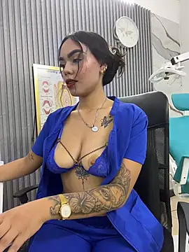 Snapshot of daniela-sexy chatting on 06/30/26, 03:02 daniela-sexy online show from 06/30/26, 03:02