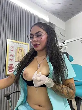 Snapshot of daniela-sexy chatting on 07/01/26, 01:45 daniela-sexy online show from 07/01/26, 01:45