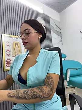 Snapshot of daniela-sexy chatting on 08/05/26, 01:25 daniela-sexy online show from 08/05/26, 01:25