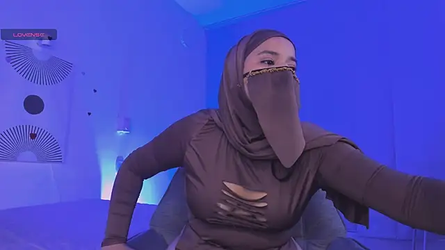Aminaa Kaarim online show from 07/14/26, 02:05