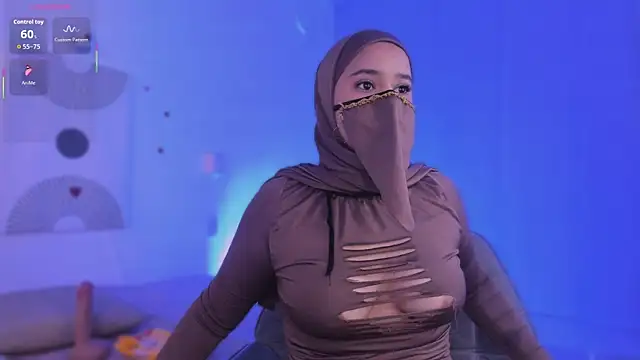 Aminaa Kaarim online show from 08/05/26, 02:03