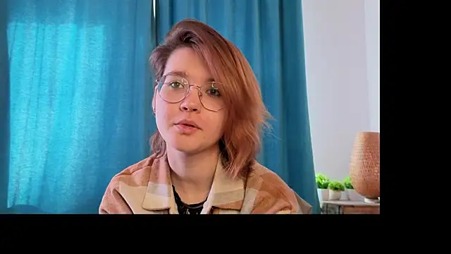 FlaviaAvena online show from 05/05/26, 08:11