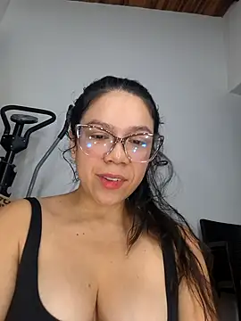 Aila Phone online show from 04/17/26, 03:42