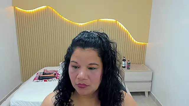 MAYTE1096 online show from 04/14/26, 07:53