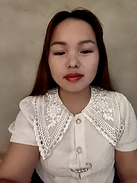 Snapshot of Mina_xYx chatting on 05/08/26, 02:17 Mina xYx online show from 05/08/26, 02:17