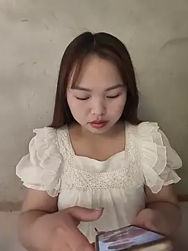 Snapshot of Mina_xYx chatting on 05/17/26, 12:30 Mina xYx online show from 05/17/26, 12:30