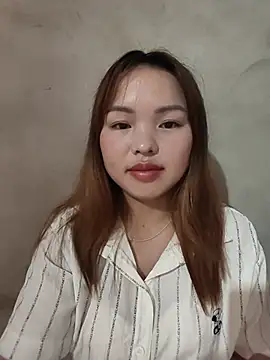 Snapshot of Mina_xYx chatting on 06/28/26, 02:39 Mina xYx online show from 06/28/26, 02:39