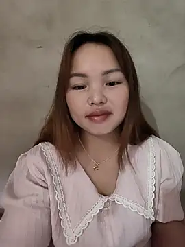 Snapshot of Mina_xYx chatting on 07/10/26, 04:17 Mina xYx online show from 07/10/26, 04:17