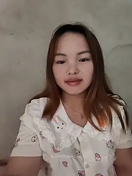 Snapshot of Mina_xYx chatting on 07/19/26, 03:21 Mina xYx online show from 07/19/26, 03:21