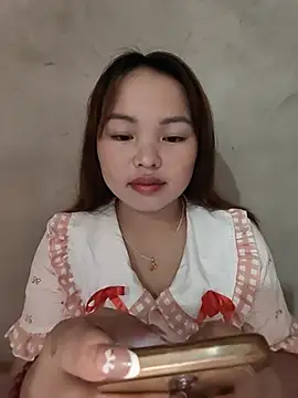 Snapshot of Mina_xYx chatting on 07/30/26, 04:11 Mina xYx online show from 07/30/26, 04:11