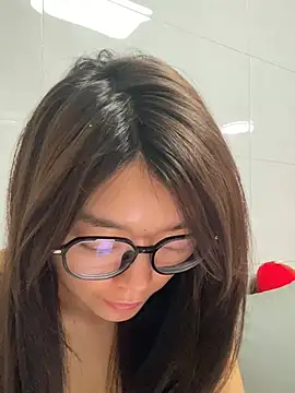 Snapshot of Puting_q chatting on 06/22/26, 05:37 Puting q online show from 06/22/26, 05:37