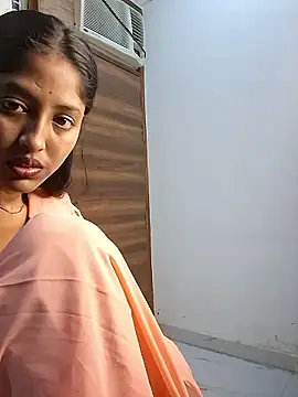 Pari lovers online show from 06/04/26, 02:34