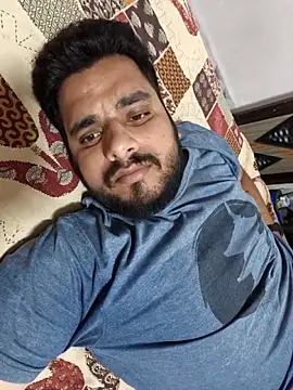 Snapshot of shubham19988 chatting on 05/19/26, 04:35 shubham19988 online show from 05/19/26, 04:35