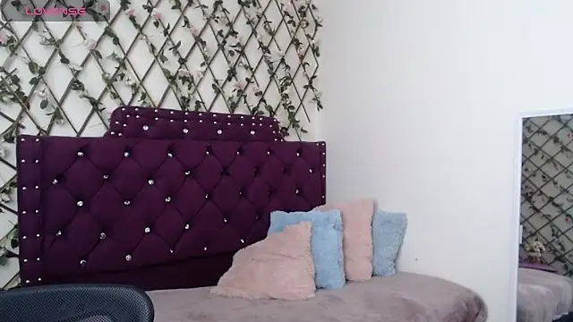 Snapshot of Alllisson chatting on 03/18/26, 07:28 Alllisson online show from 03/18/26, 07:28