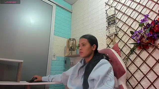 LITTLE-NESSA online show from 04/26/26, 12:03