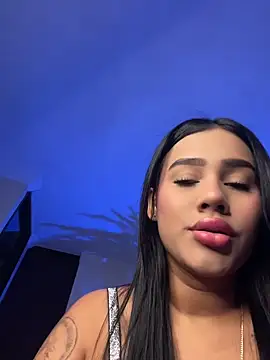 Snapshot of AlisonBeltran1 chatting on 06/19/26, 05:12 AlisonBeltran1 online show from 06/19/26, 05:12