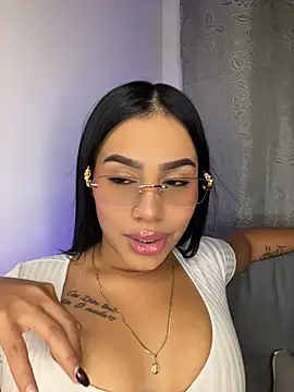 AlisonBeltran1 online show from 08/05/26, 12:57