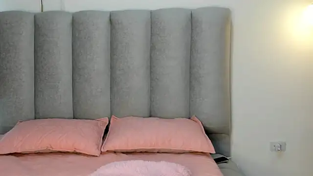 Valentina lux1 online show from 05/19/26, 01:39